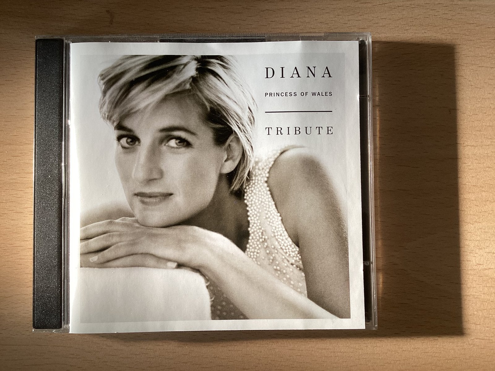 Diana, Princess of Wales tribute. 2cd o.a. Queen., Ophalen of Verzenden, Zo goed als nieuw