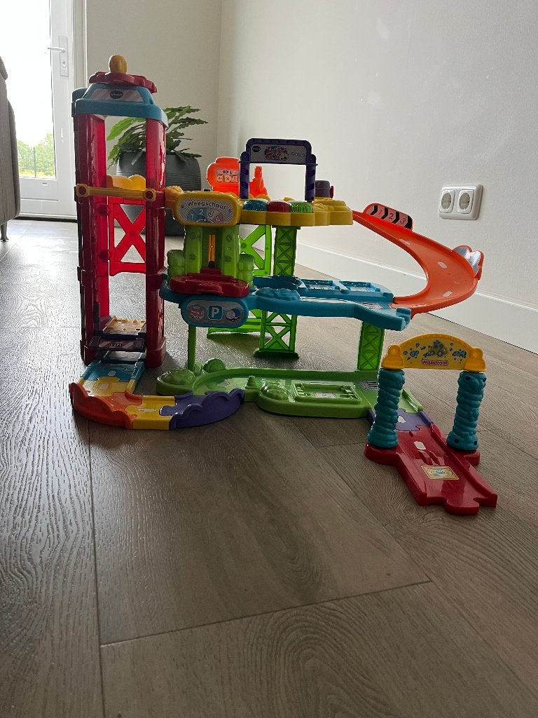Toettoet garage, Ophalen of Verzenden, Zo goed als nieuw, 2 tot 4 jaar