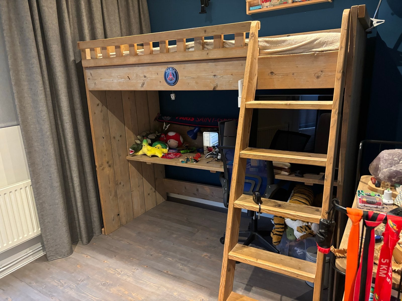 Steigerhouten hoogslaper met bureau - Gebruikt, prima staat, Ophalen, Gebruikt, Eenpersoons, 200 cm