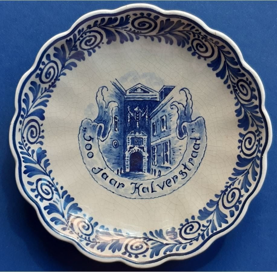 Porceleyne Fles 500jr Kalverstraat Amsterdam 15cm (2), Antiek en Kunst, Antiek | Wandborden en Tegels, Ophalen of Verzenden