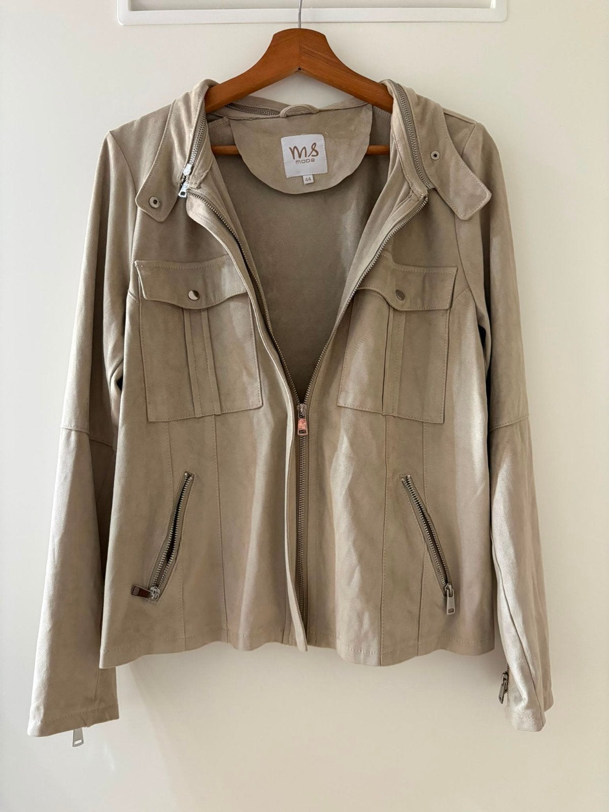 Suède look jasje MS maat 44, Kleding | Dames, Jasjes, Kostuums en Pakken, Maat 42/44 (L), Ophalen of Verzenden, Zo goed als nieuw