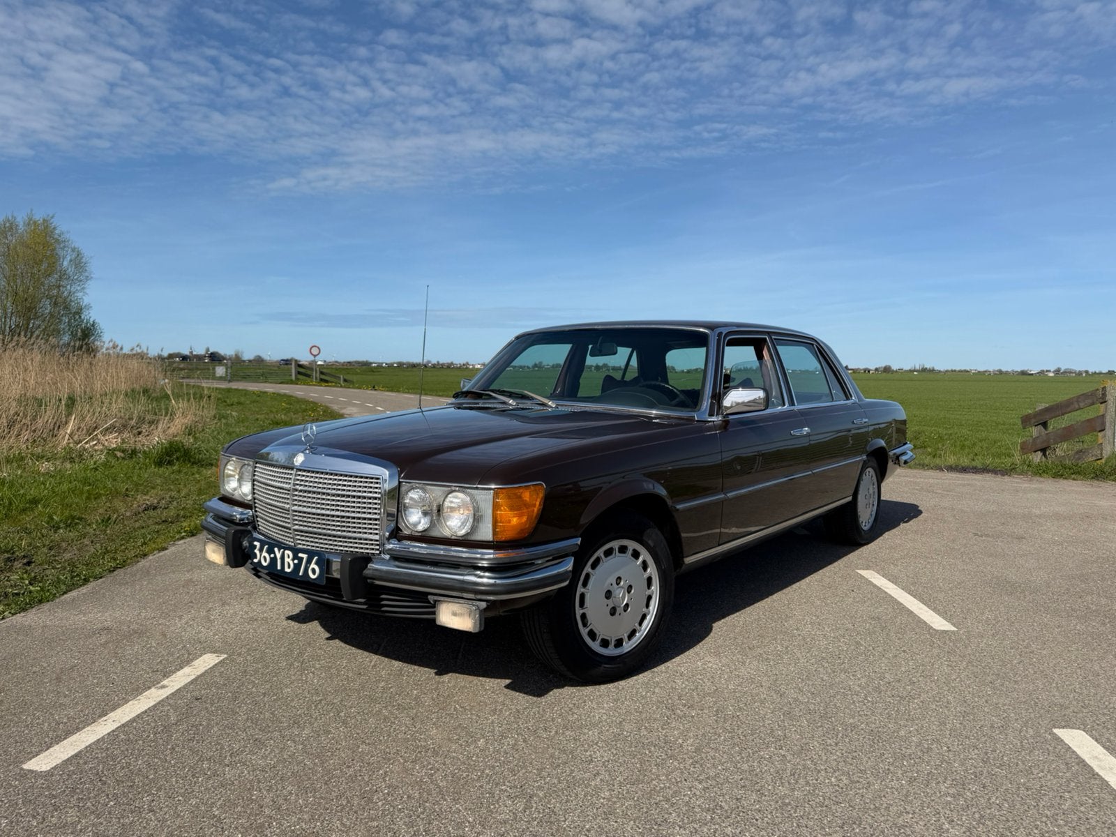 Mercedes-Benz W116 450 SEL 1973 6 cilinder turbodiesel!, Auto's, Automaat, Achterwielaandrijving, 8 cilinders, Bruin