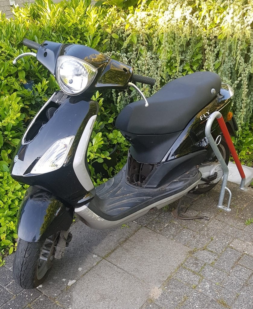 Piaggio Fly 2011 Snor Zwart 4takt, Fietsen en Brommers, Ophalen, Piaggio, Gebruikt, Benzine
