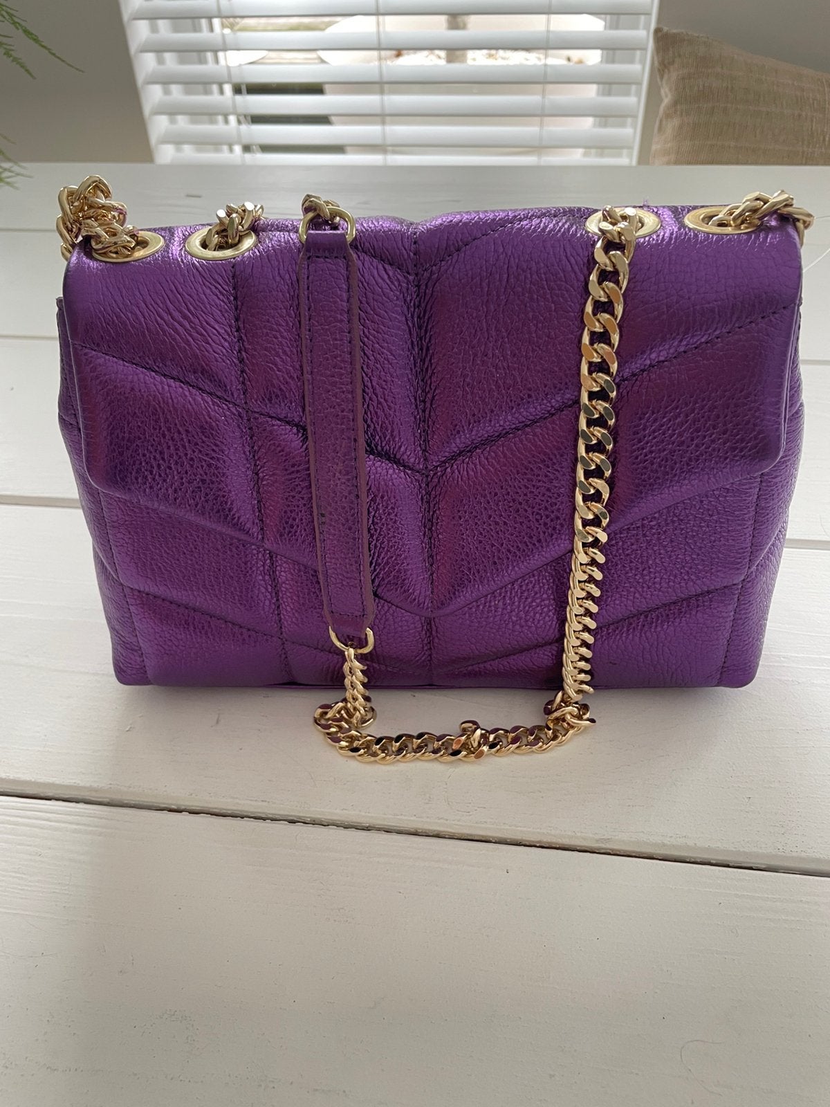 Prachtige nieuwe lederen handtas in paars, Sieraden, Tassen en Uiterlijk, Tassen | Damestassen, Ophalen of Verzenden, Nieuw, Paars