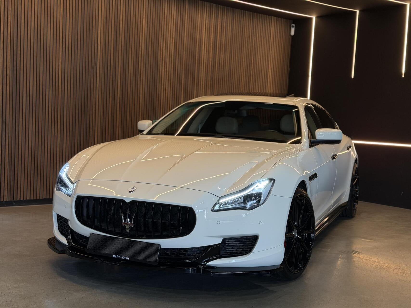 Foto 17 van Maserati Quattroporte 3.8 GTS V8|Pano|Vossen|Maxton|B&W|22"