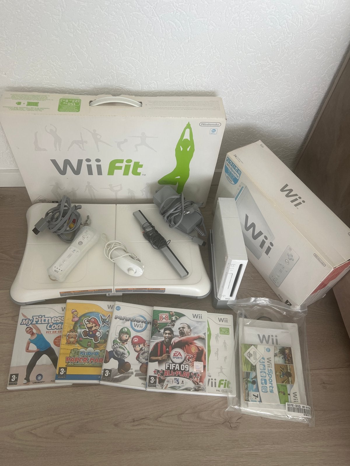 Nintendo Wii Fit Console met accessoires en games, Spelcomputers en Games, Spelcomputers | Nintendo Wii, Ophalen, Zo goed als nieuw