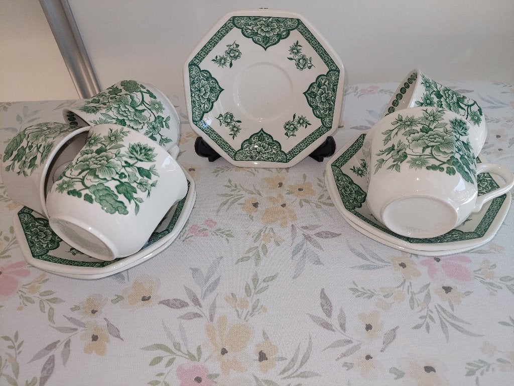 5 Kop en schotels van Royal Staffordshire Old Pekin, Ophalen