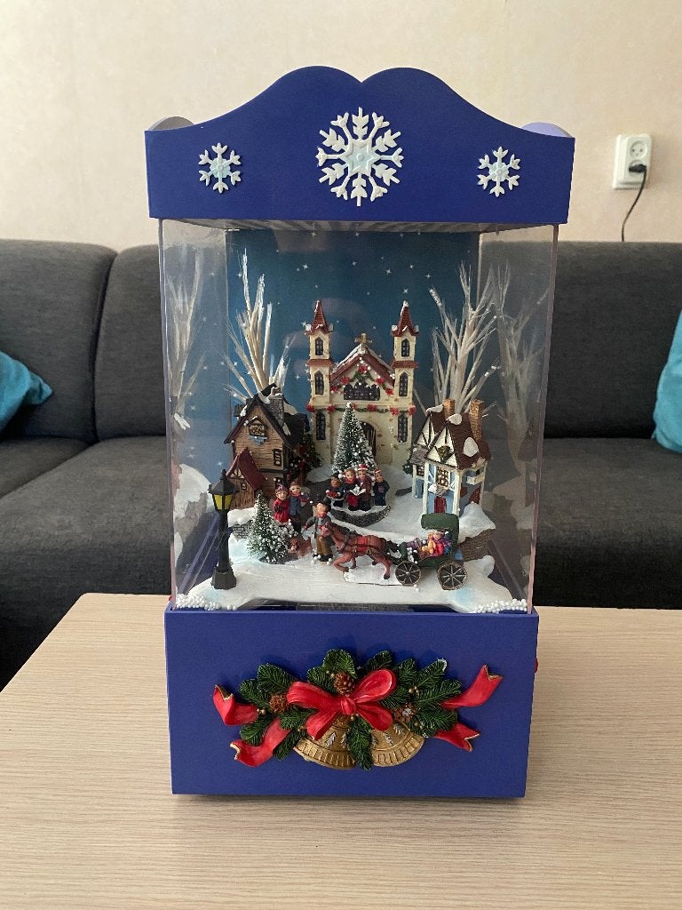 Muzikaal Kerstdorptafereel met verlichting en sneeuw, Ophalen of Verzenden, Zo goed als nieuw
