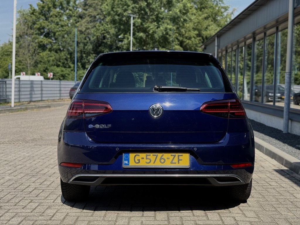 Volkswagen e-Golf e-Golf Digital Dash (bj 2018, automaat), Auto's, Volkswagen, Gebruikt, Automatische klimaatregeling, Blauw, Grijs