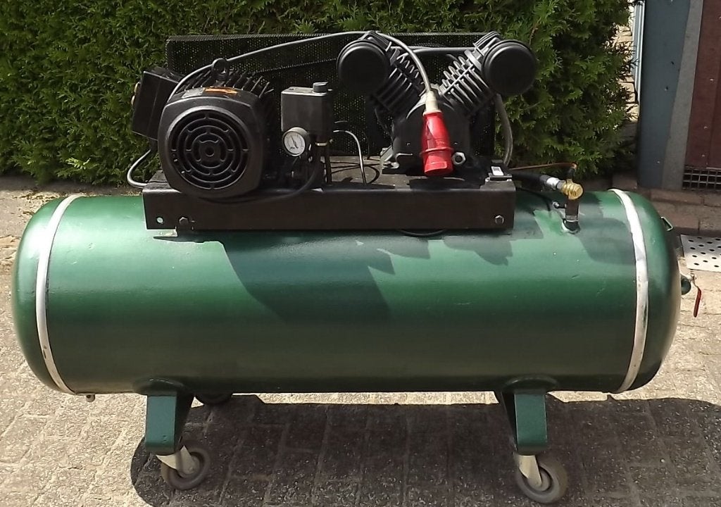 compressor, Creemers compressor., Doe-het-zelf en Verbouw, Compressors, Zo goed als nieuw, 6 tot 10 bar, 100 liter of meer, 200 tot 400 liter/min