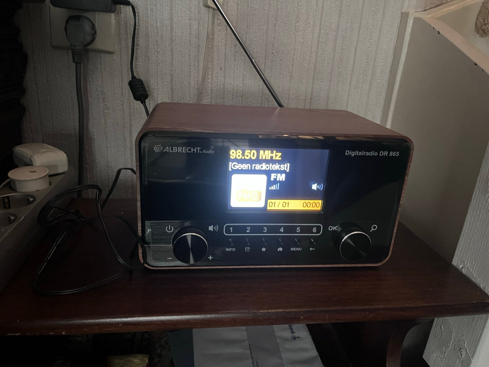 Albrecht Audio Digitalradio DR 865 - Seniorenradio, Ophalen of Verzenden, Zo goed als nieuw, Radio