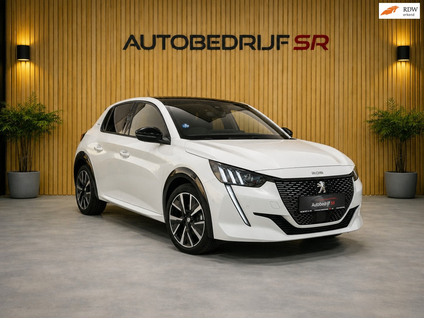 Peugeot 208 1.2 PureTech GT-line Panoramadak! Camera! Lane A, Automaat, Gebruikt, Wit, Bedrijf
