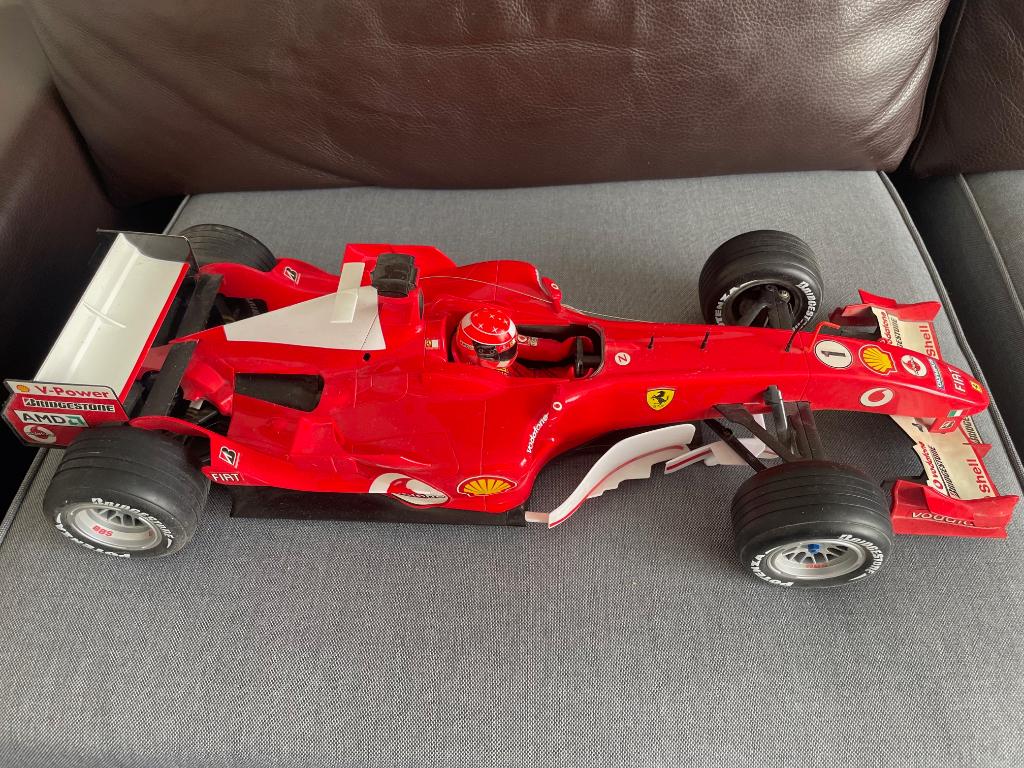 MJX R/C Ferrari F2005 - 1:8 Schumi (GIGA MODEL - NWSTAAT), Ophalen, Zo goed als nieuw, Schaal 1:8, Auto onroad