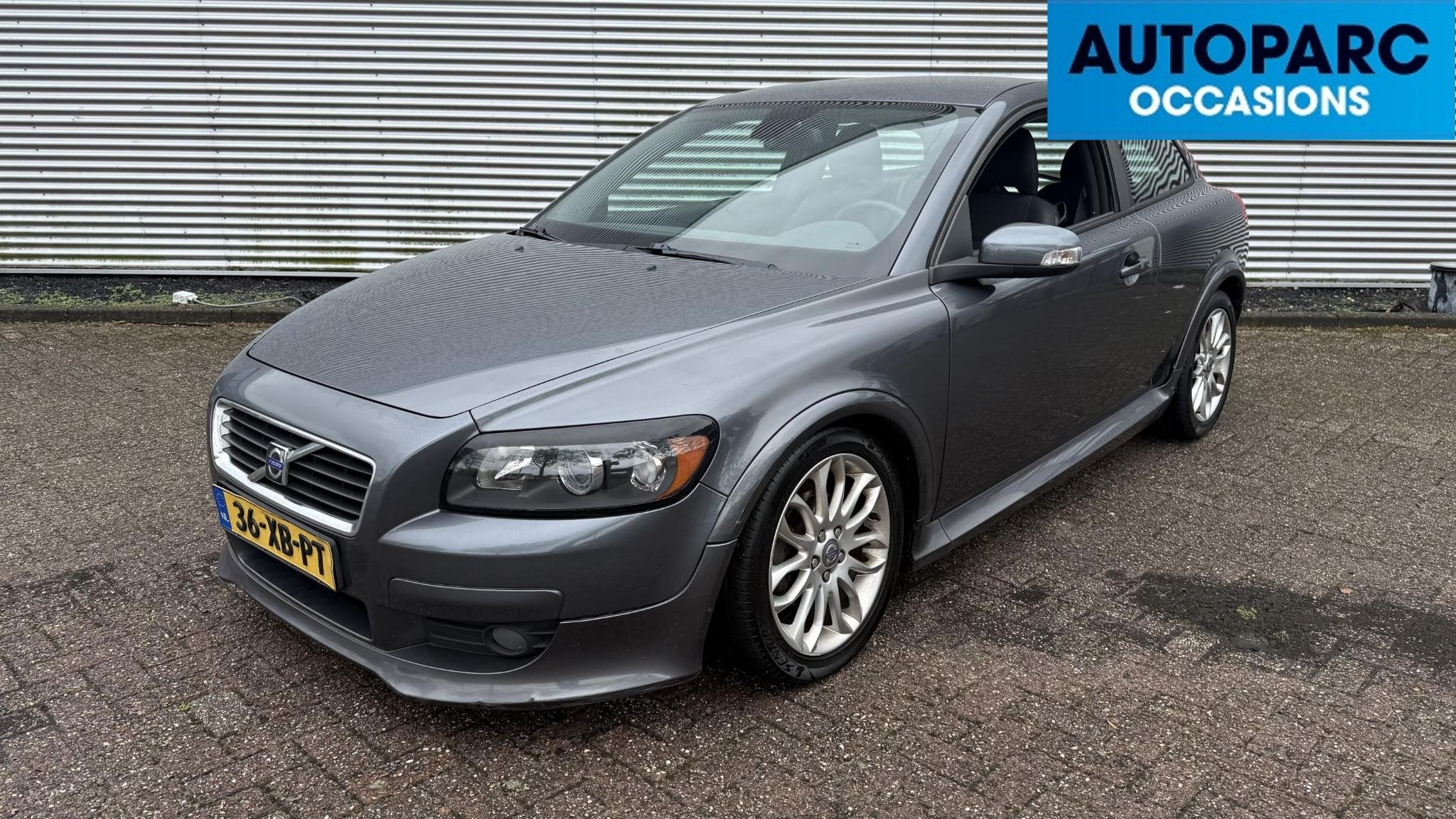 Volvo C30 2.0 Momentum AIRCO, CRUISE, 155.176 NAP BOEKJES AA, Voorwielaandrijving, Stof, Gebruikt, Zwart