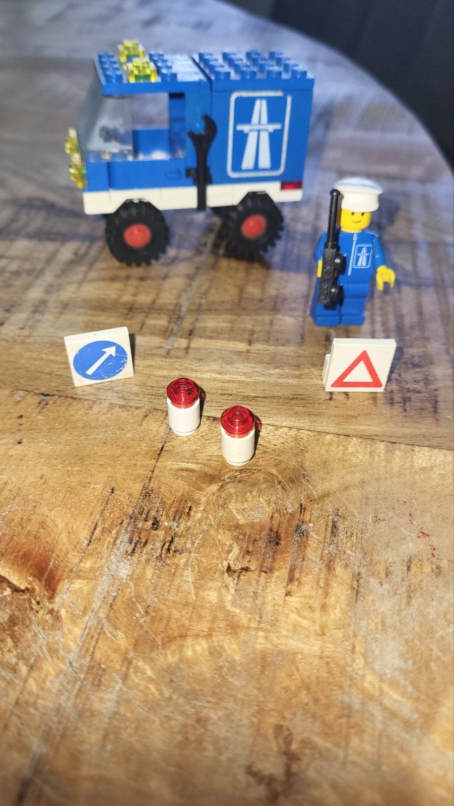 Vintage Lego Vrachtwagen met Minifiguur en Accessoires, Ophalen of Verzenden, Gebruikt, Overige merken