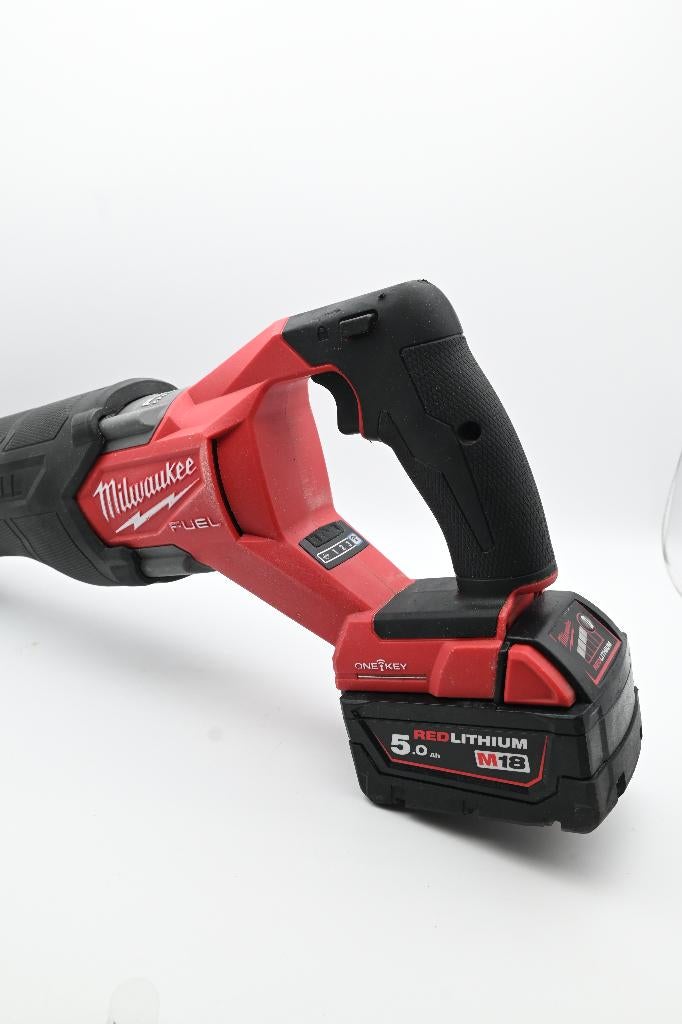 Milwaukee M18 OneFSZ Reciprozaag + Oplader en 2x accu, -, -, Ophalen of Verzenden, Milwaukee