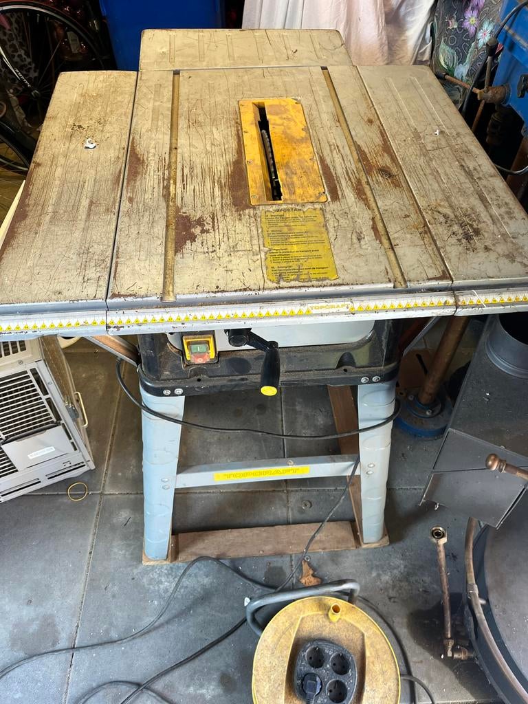 Robuuste Zaagtafel - Ideaal voor diverse zaagklussen, Ophalen, Gebruikt, Cirkelzaag, 600 tot 1200 watt