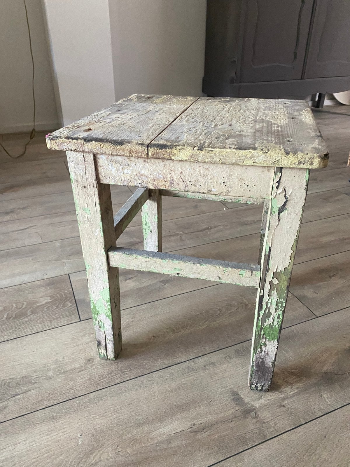 Oud houten landelijk brocante bijzettafel kruk, Ophalen, Minder dan 45 cm, Minder dan 55 cm, Zo goed als nieuw