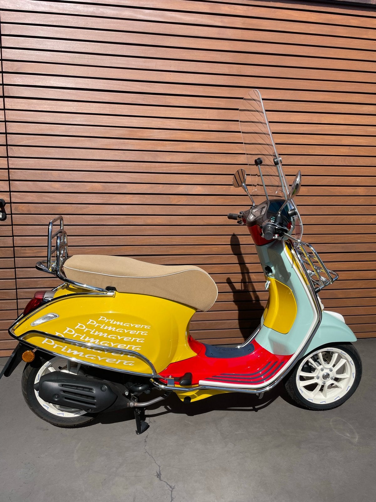 Vespa Primavera Sean Wotherspoon, Fietsen en Brommers, Ophalen, Overige modellen, Maximaal 45 km/u, Zo goed als nieuw