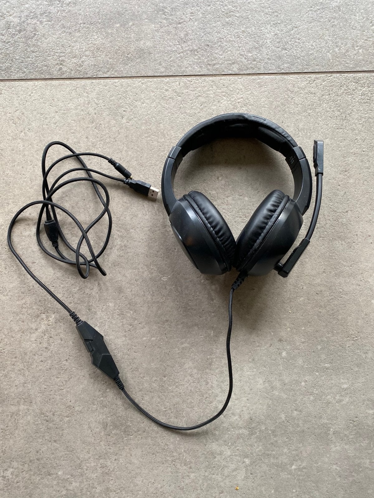 Logitech G Gaming Headset met microfoon – USB / 3,5mm, Computers en Software, Ophalen of Verzenden, Gaming headset, Gebruikt
