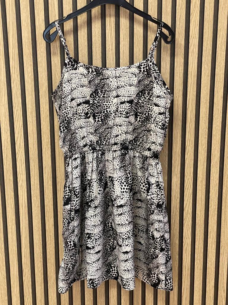 Boohoo zomerjurk - maat 36, Kleding | Dames, Jurken, Zo goed als nieuw, Maat 36 (S), Zwart, Boven de knie, Ophalen of Verzenden