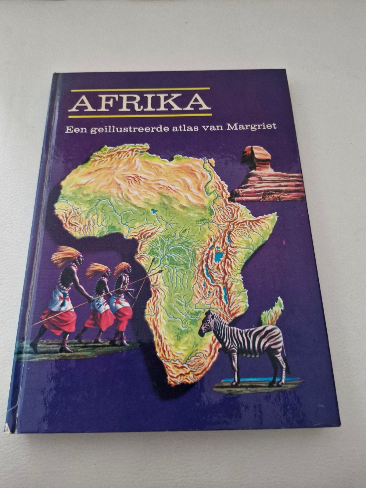 Afrika: Een geïllustreerde atlas van Margriet, Gelezen, Overige atlassen, Norman Lobsensz, Ophalen of Verzenden