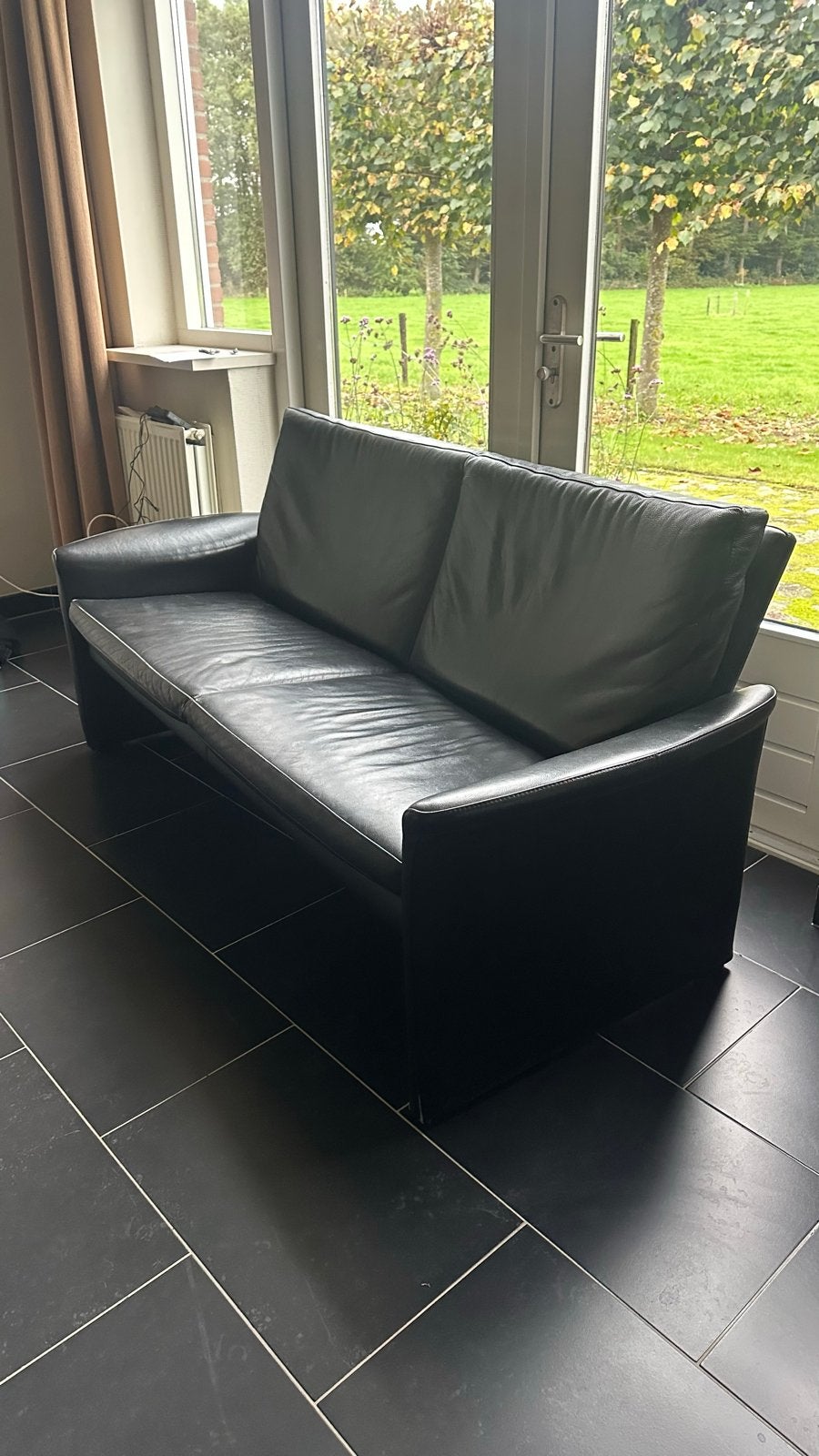 Leolux Anti Pode 2-zitsbank zwart leer, Ophalen, Gebruikt, Tweepersoons, 200 tot 250 cm