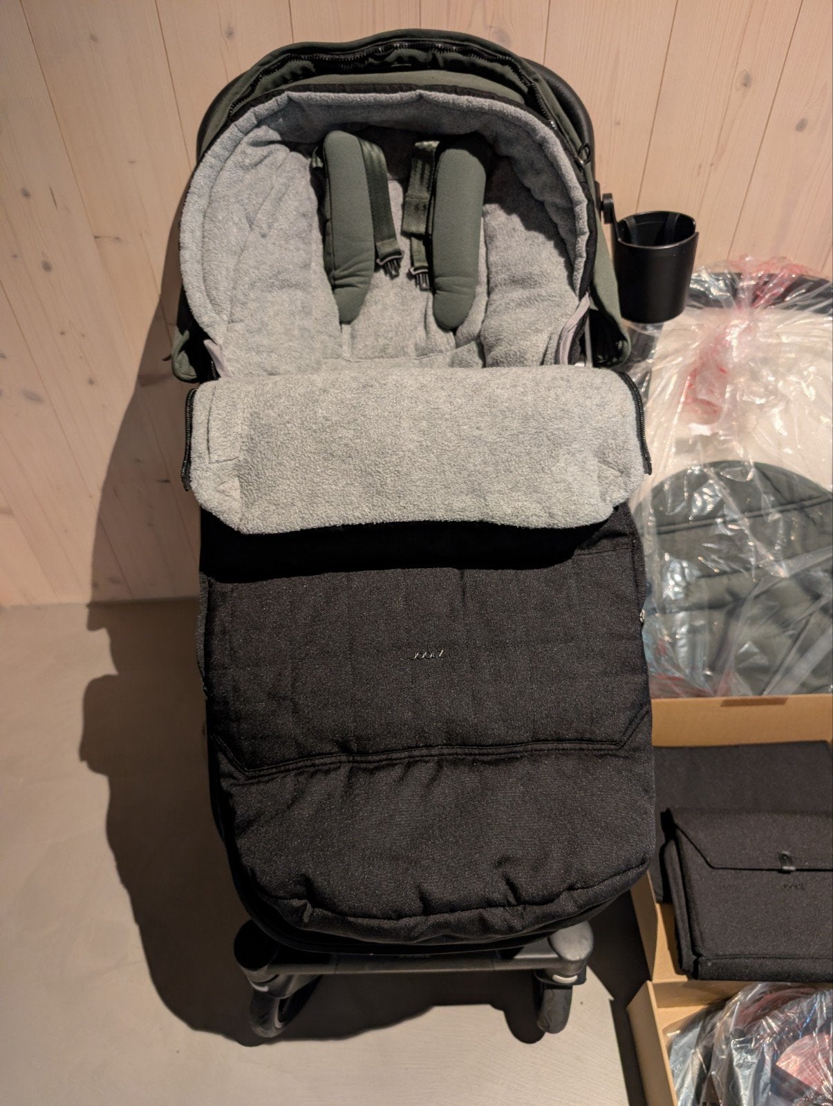 Joolz GEO 3 kinderwagen met reiswieg en accessoires, Kinderen en Baby's, Zo goed als nieuw, Combiwagen, Met reiswieg, Ophalen