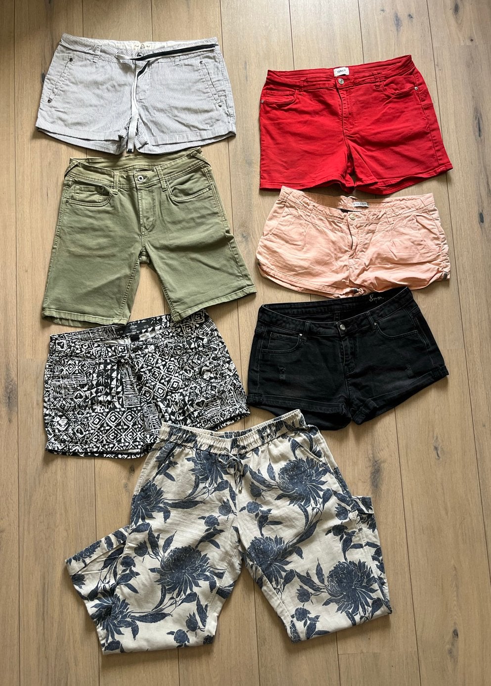 Diverse korte zomer merkbroeken en shorts S M 36 38 40, Maat 38/40 (M), Overige kleuren, Kort, Ophalen of Verzenden