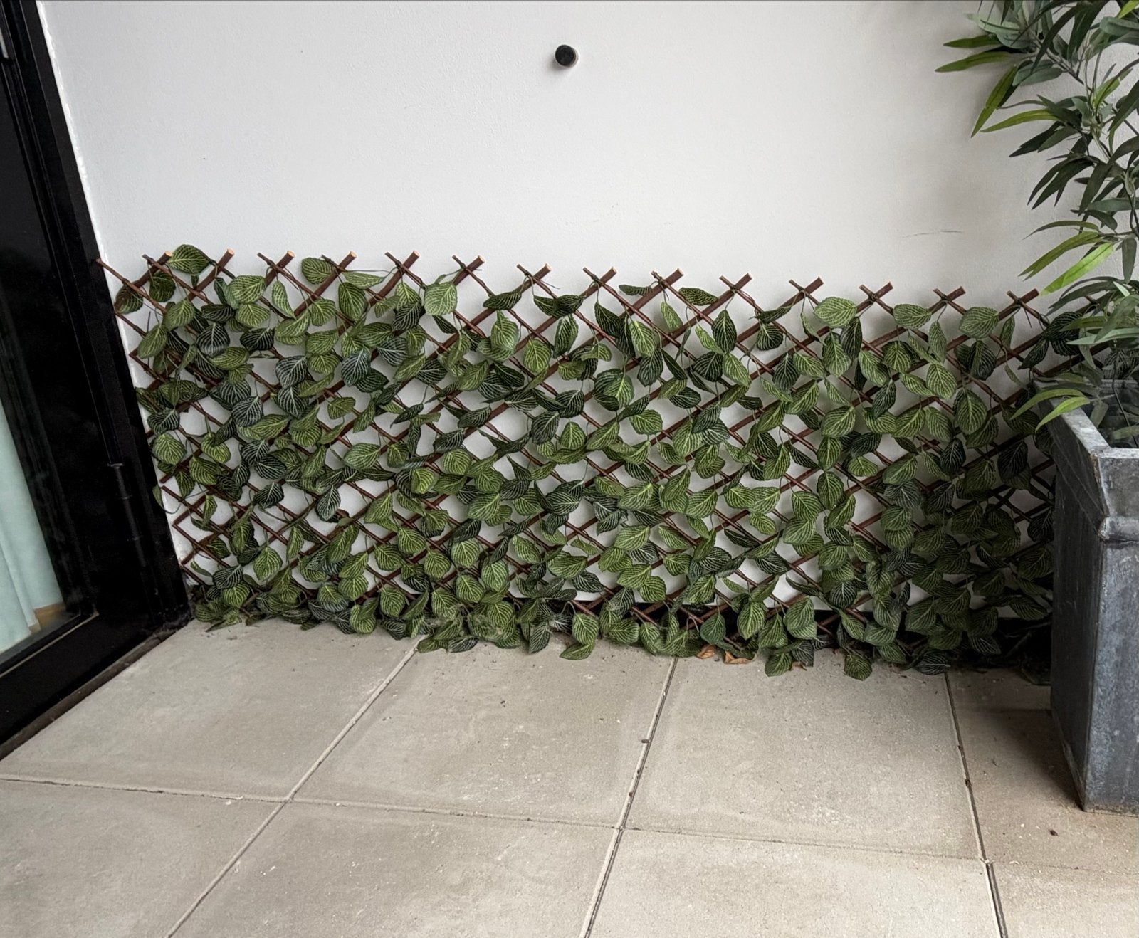 Uitschuifbaar Groen Rek met Kunstbladeren, Tuin en Terras, Ophalen, Kunststof, 150 tot 200 cm, Zo goed als nieuw