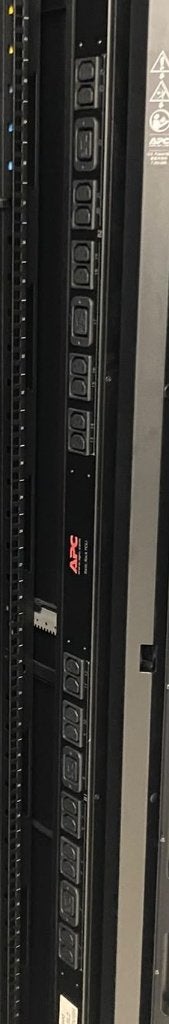 APC AP8853 Metered Rack PDU 0U 32A 230V 42 outlets, Ophalen of Verzenden, Gebruikt