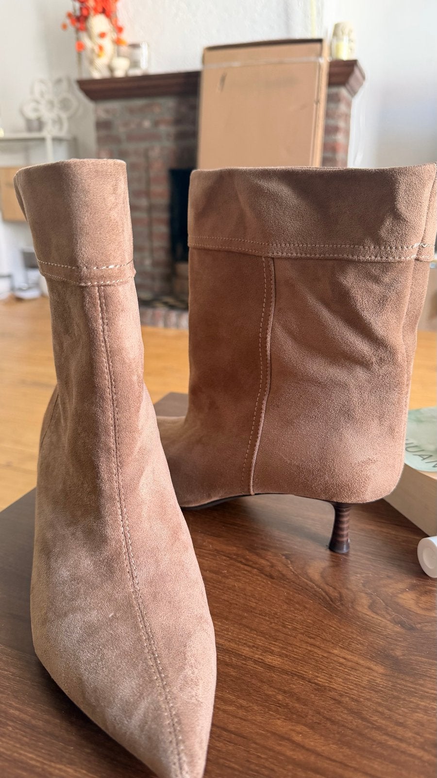 Bershka suède enkellaarzen maat 40, Ophalen of Verzenden, Nieuw, Beige, Lage of Enkellaarzen