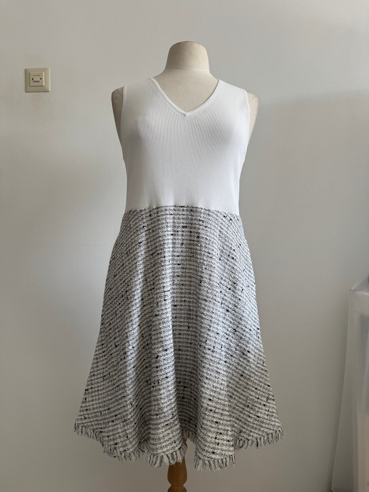 Ted Baker Jurk Maat 4 (40/42) - Elegant en Stijlvol, Wit, Maat 42/44 (L), Ophalen of Verzenden, Zo goed als nieuw