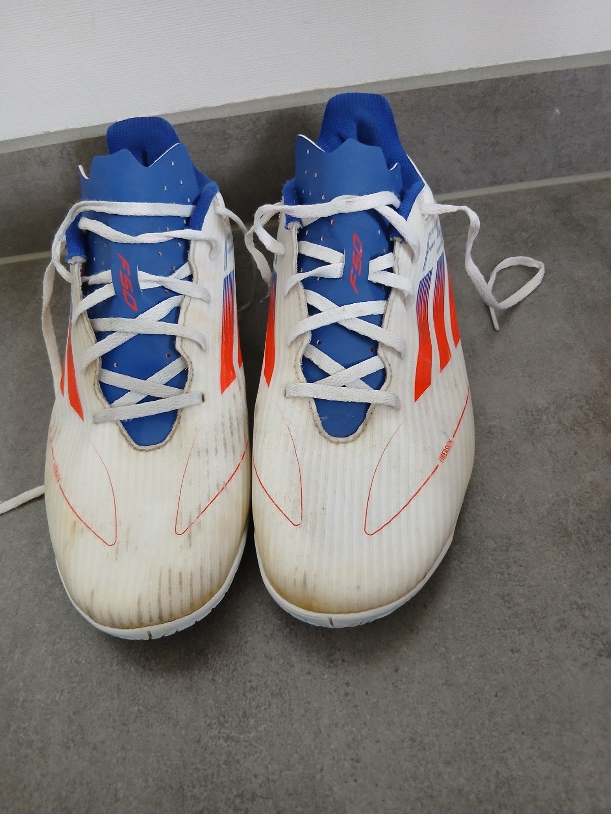 Adidas F50 zaalvoetbalschoenen - Maat 45 1/3, Sport en Fitness, Ophalen of Verzenden, Gebruikt, Schoenen
