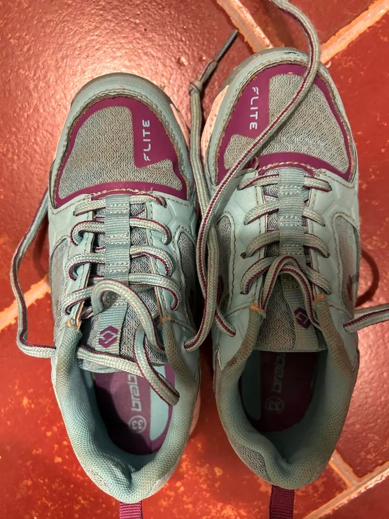 Brabo Veldhockeyschoenen - Maat 33, Ophalen of Verzenden, Gebruikt, Schoenen