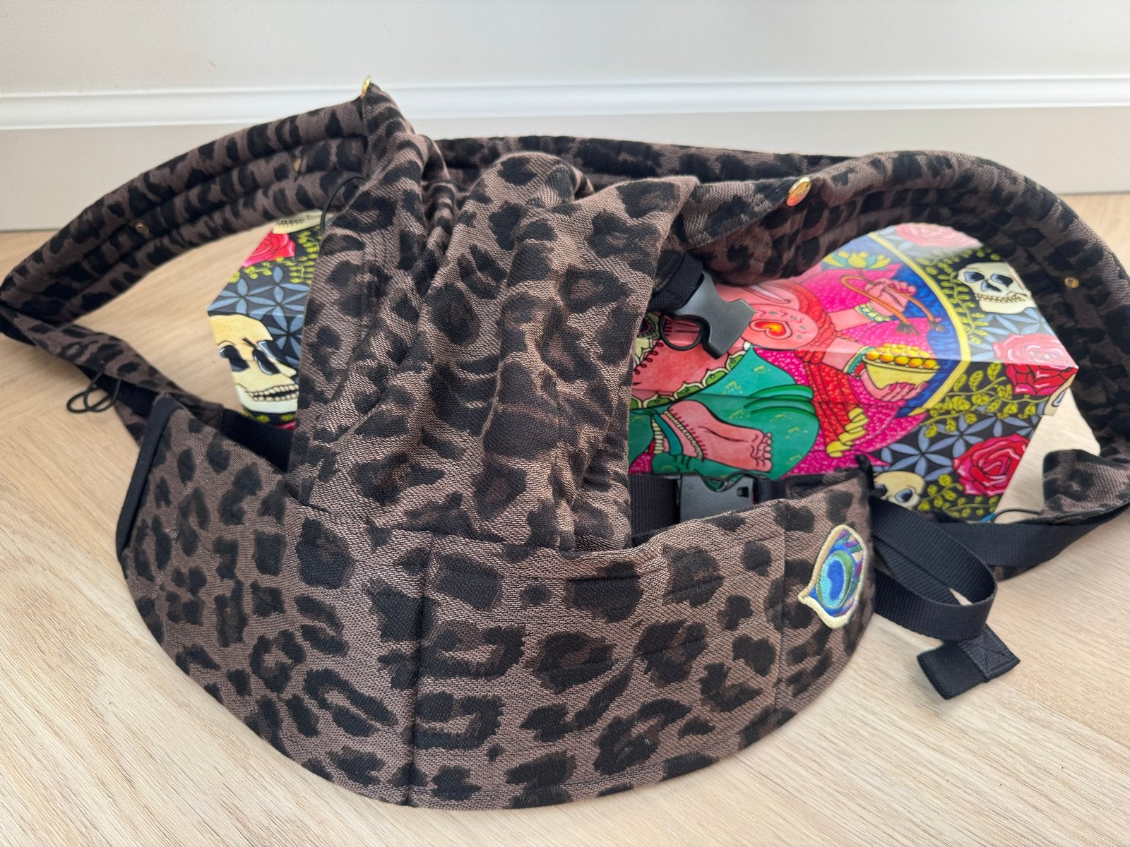 Artipoppe Draagzak Leopard Nieuw, Overige merken, Buik of Rug, Nieuw, Ophalen of Verzenden