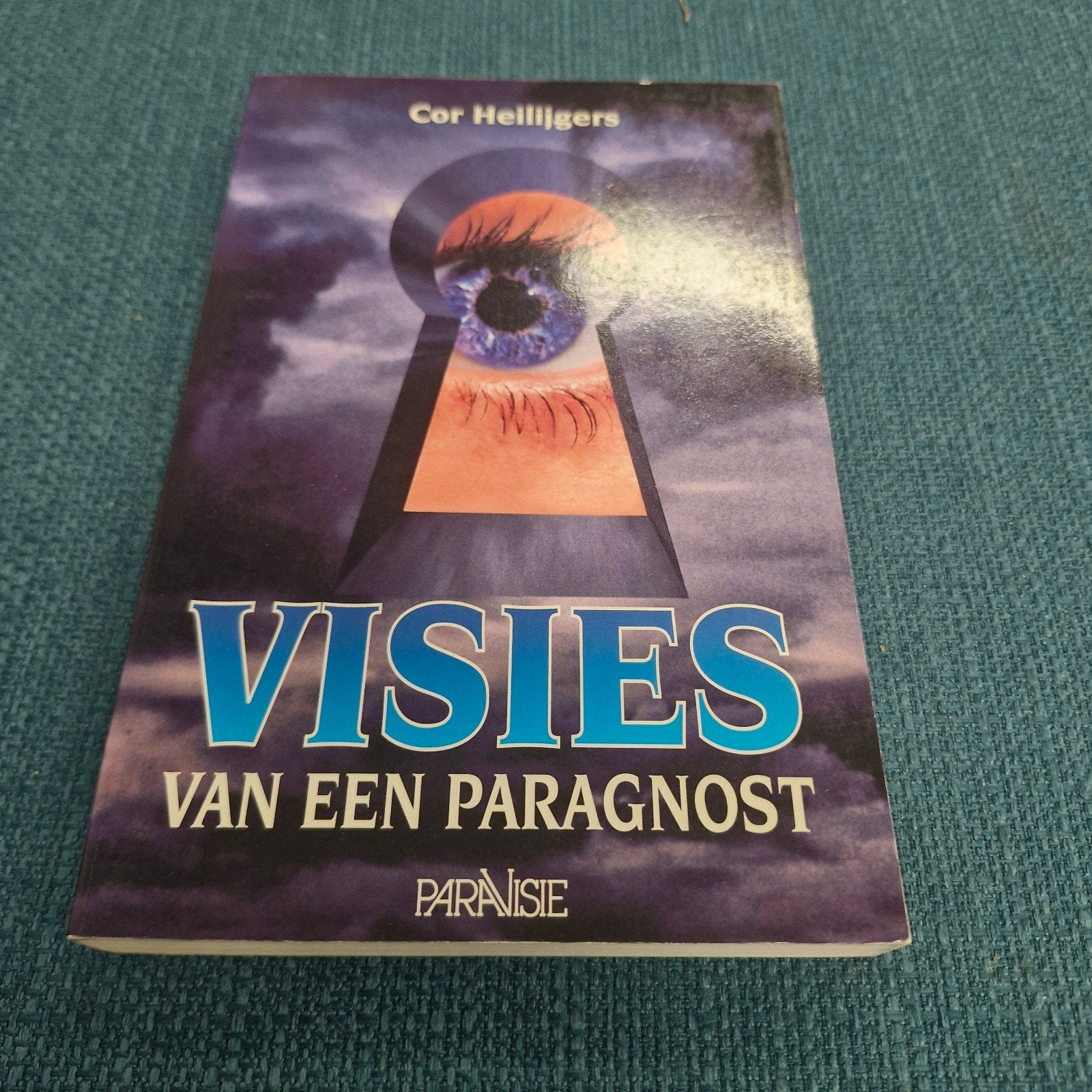 Visies van een Paragnost - Cor Heillijgers, Achtergrond en Informatie, Spiritualiteit algemeen, Ophalen of Verzenden, Zo goed als nieuw