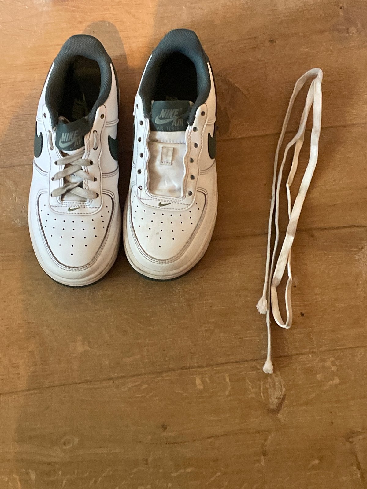Nike Air Force 1 Sneakers - Wit met Groen, Ophalen, Overige kleuren, Sneakers of Gympen, Gedragen