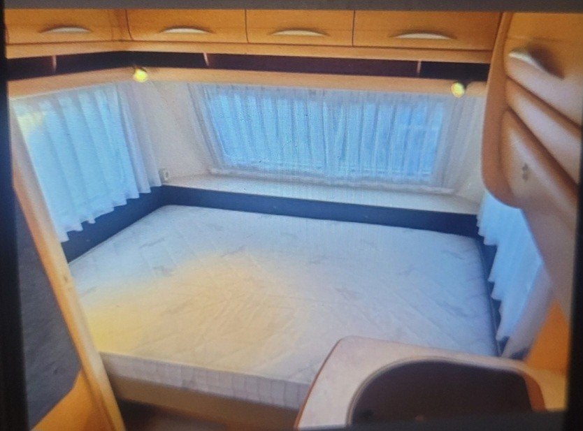 Fendt Saphir 490 TF (2002) - Nette caravan met voortent, Caravans en Kamperen, Rondzit, Particulier, Koelkast, Tot en met 4