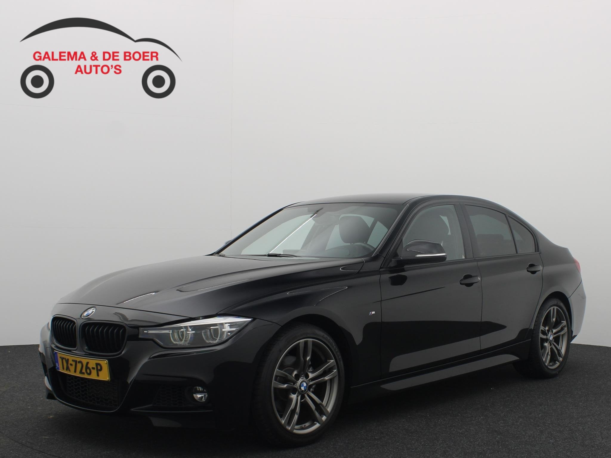 BMW 3-serie 318i M Sport Edition M-PAKKET / BLACK OPTIC / FU, Auto's, BMW, Automaat, Gebruikt, Zwart, 3 cilinders