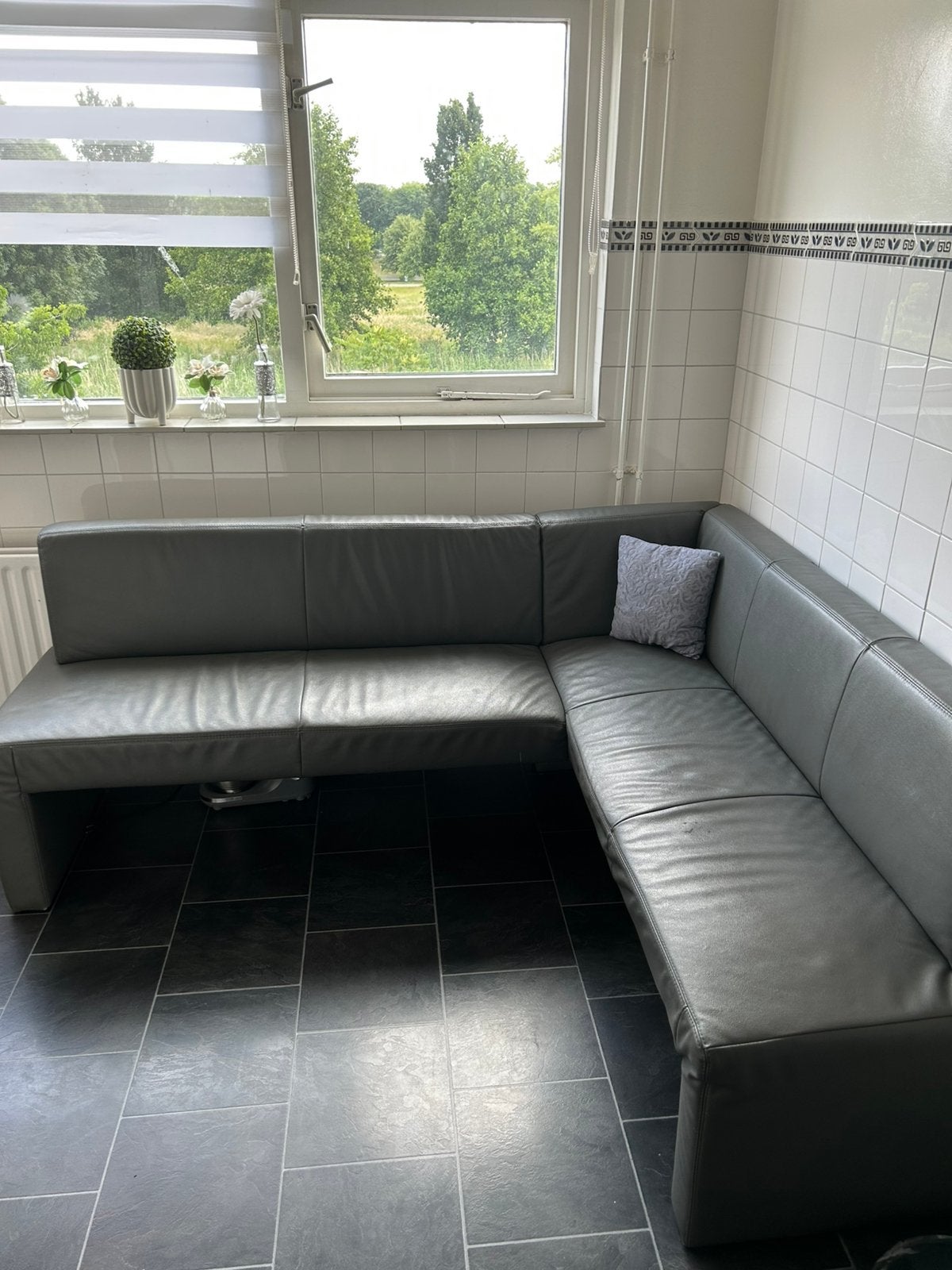 Donkergrijze eetkamerbank, Ophalen of Verzenden, Zo goed als nieuw, Grijs, Enkelwandige keuken