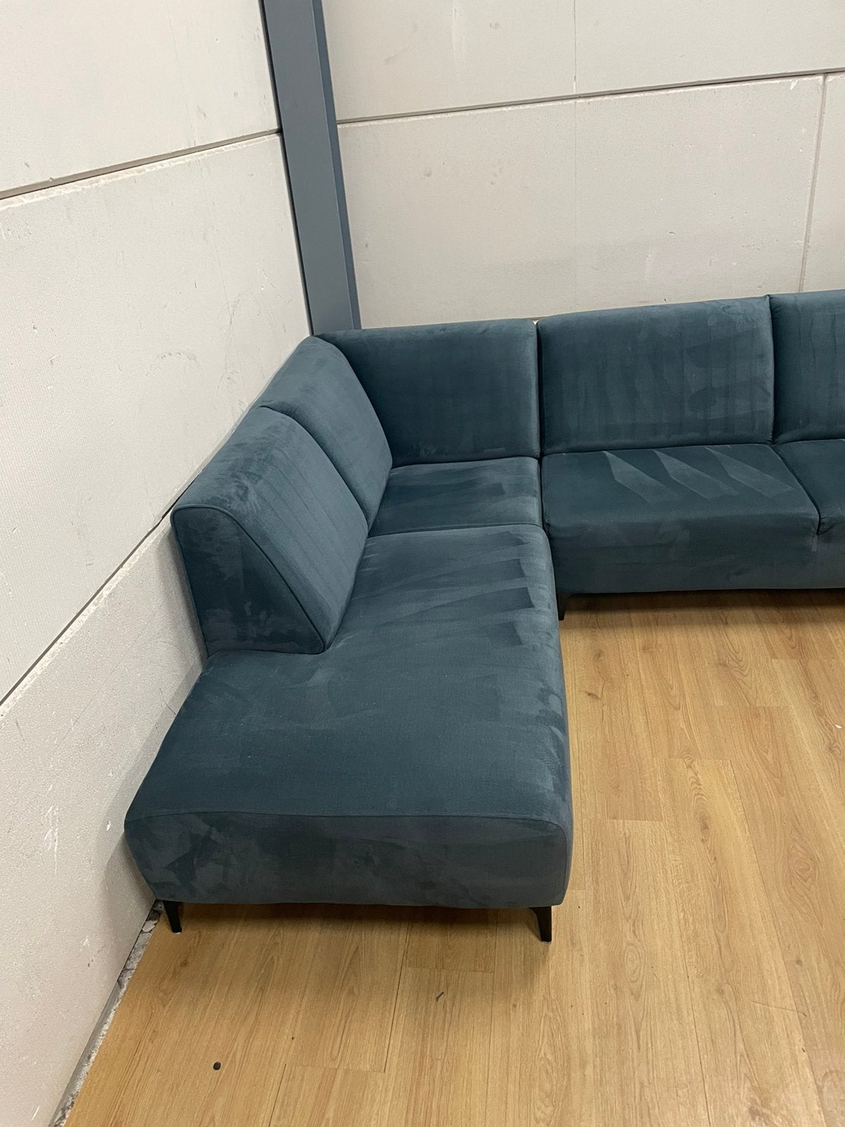 Mooie luxe suede petrol blauw groene hoekbank - GEREINIGD!!!, Ophalen, 250 tot 300 cm, Luxe, Hoekbank