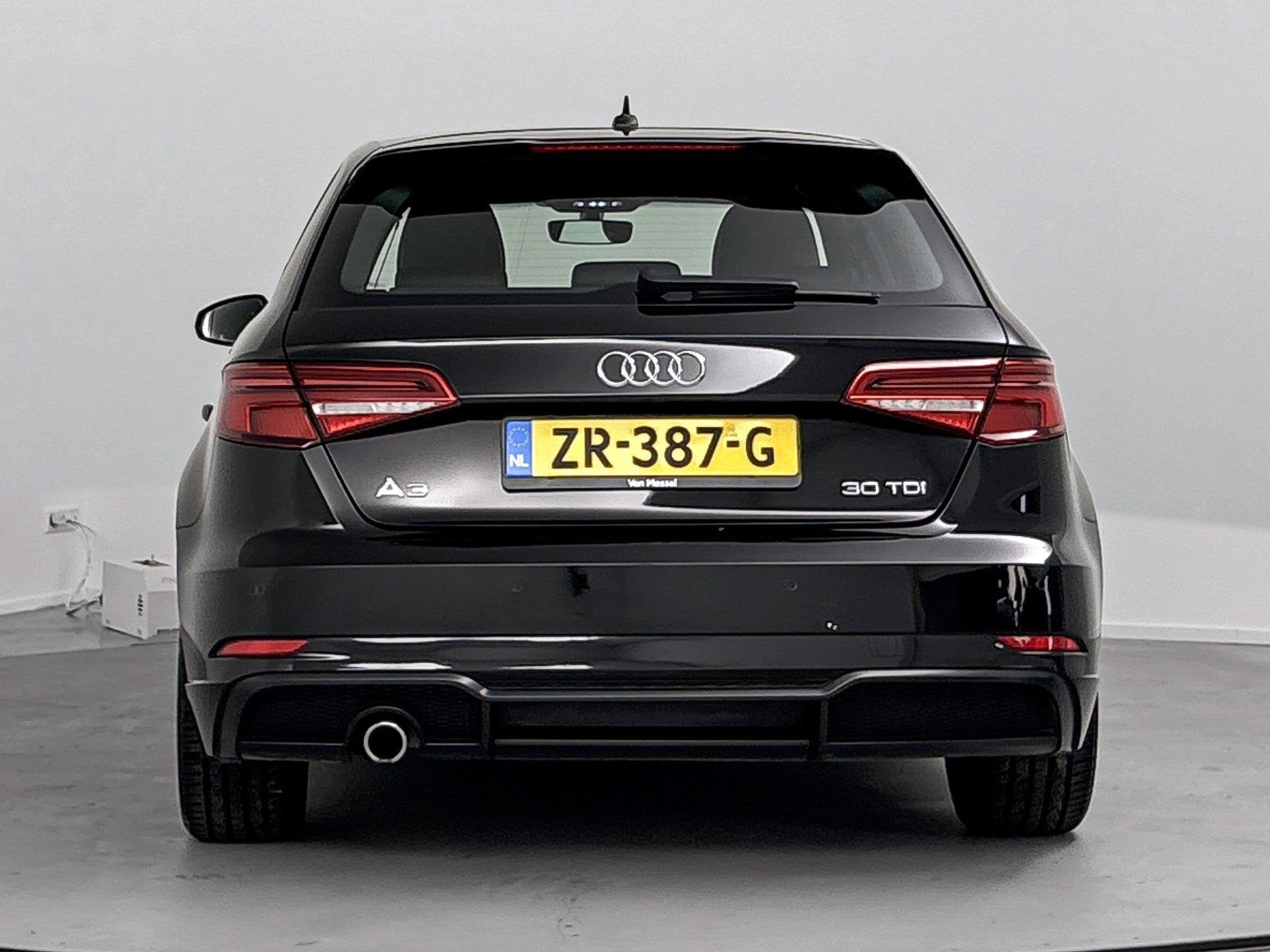 Audi A3 Sportback 30 TDI Sport S Line Edition, Auto's, 12 maanden, Gebruikt, Zwart, Origineel Nederlands