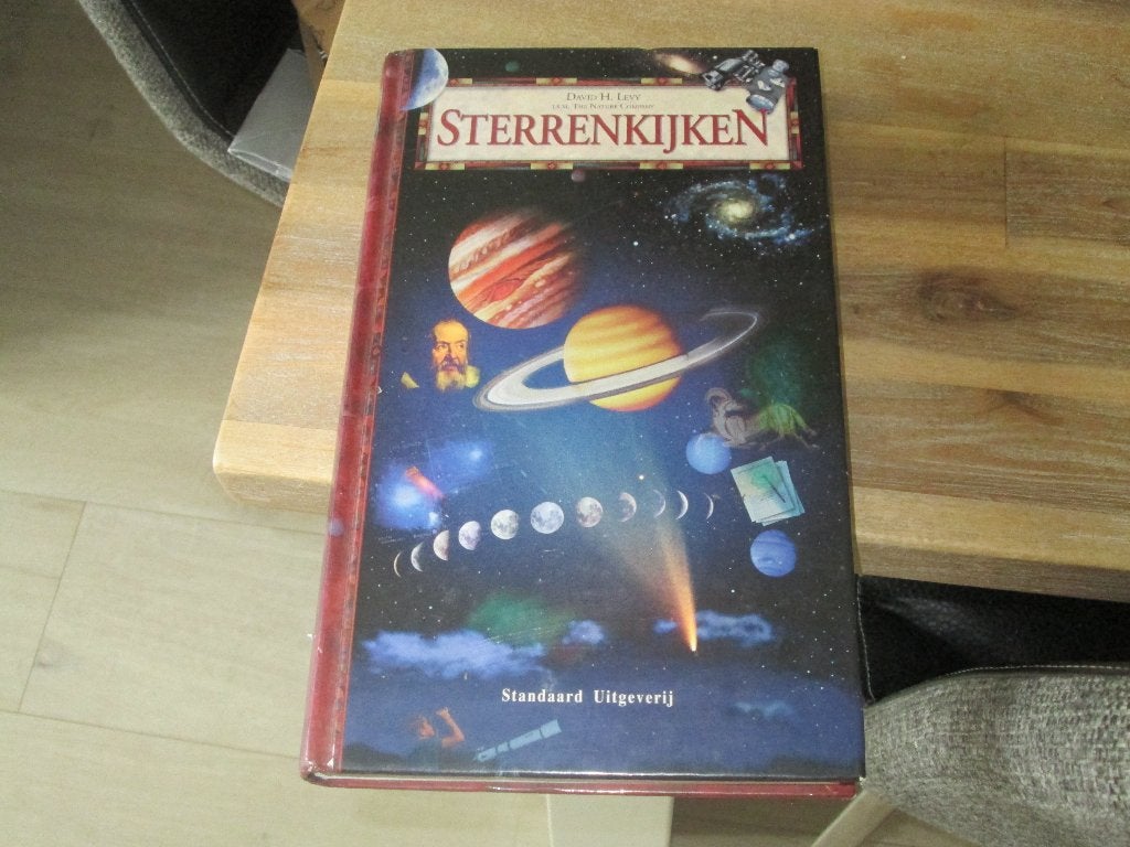 Sterrenkijken door David H. Levy, Boeken, Ophalen of Verzenden, Zo goed als nieuw, Natuurwetenschap