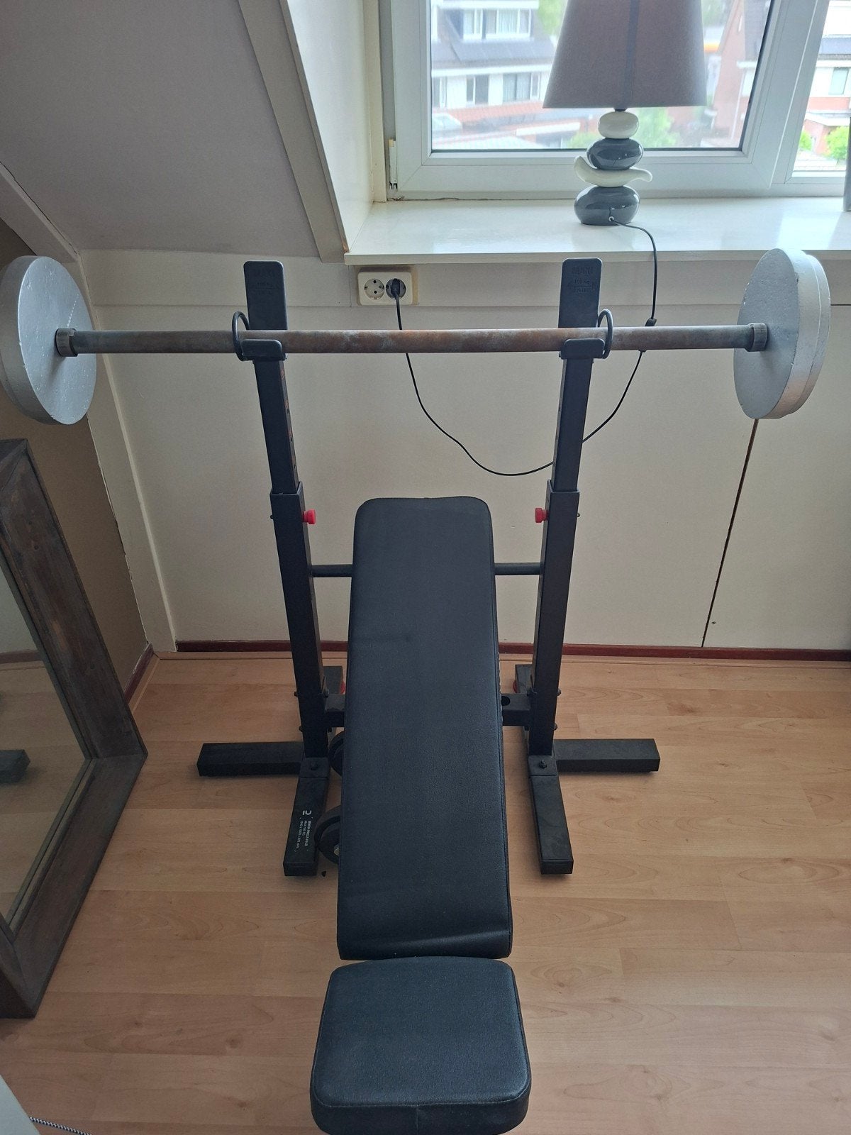 Fitnessbank met halterstang en gewichten - Corength, Ophalen of Verzenden, Gebruikt, Rug, Fitnessbank