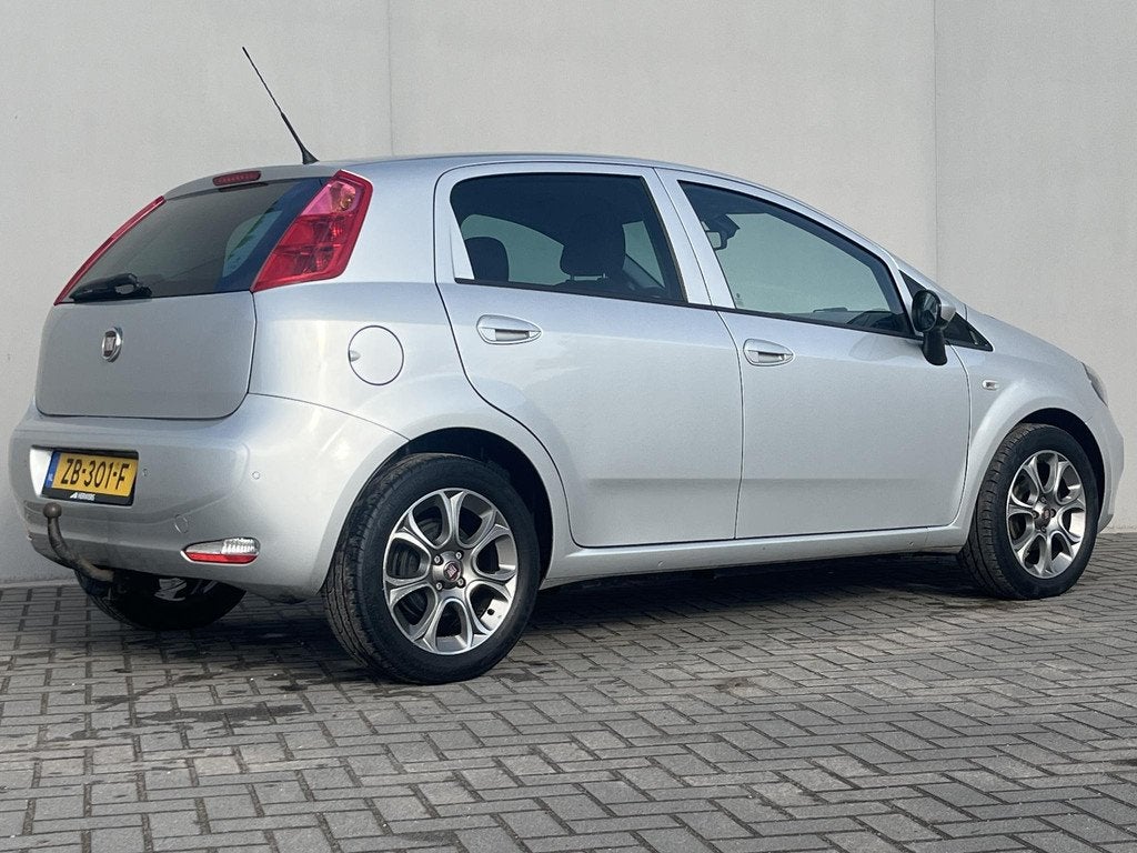 Fiat Punto Evo 0.9 TwinAir Sempre / Trekhaak (1.000KG) / Nav, Voorwielaandrijving, Gebruikt, Euro 6, 49 €/maand