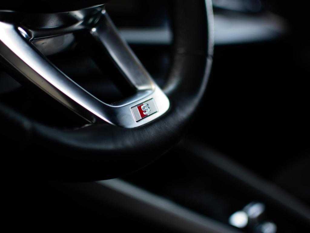 Audi A3 Limousine 35 TFSI EDITION ONE | MATRIX LED | CLIMA |, Auto's, Audi, 4 cilinders, 150 pk, Leder en Stof, Bedrijf