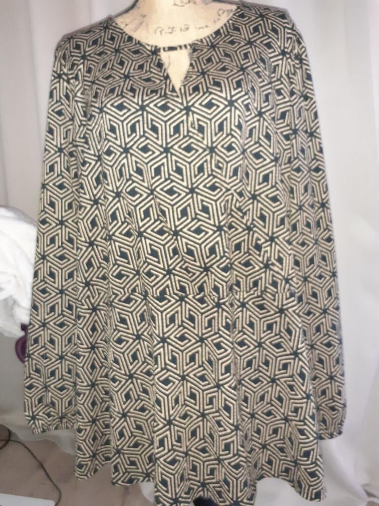 Leuke tuniek maat 48, Kleding | Dames, Grote Maten, Bruin, Blouse of Tuniek, Ophalen of Verzenden, Zo goed als nieuw