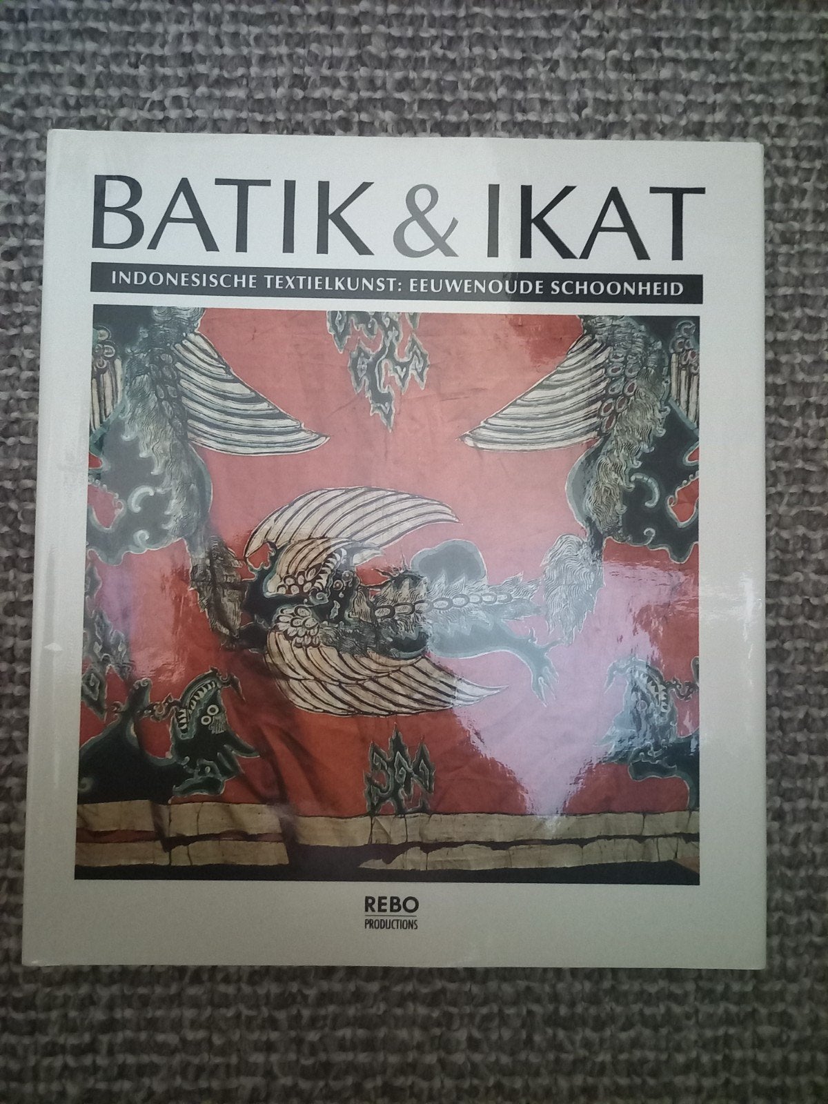 w04 Batik & Ikat: Indonesische Textielkunst, Ophalen of Verzenden, Zo goed als nieuw, Overige onderwerpen, Onbekend