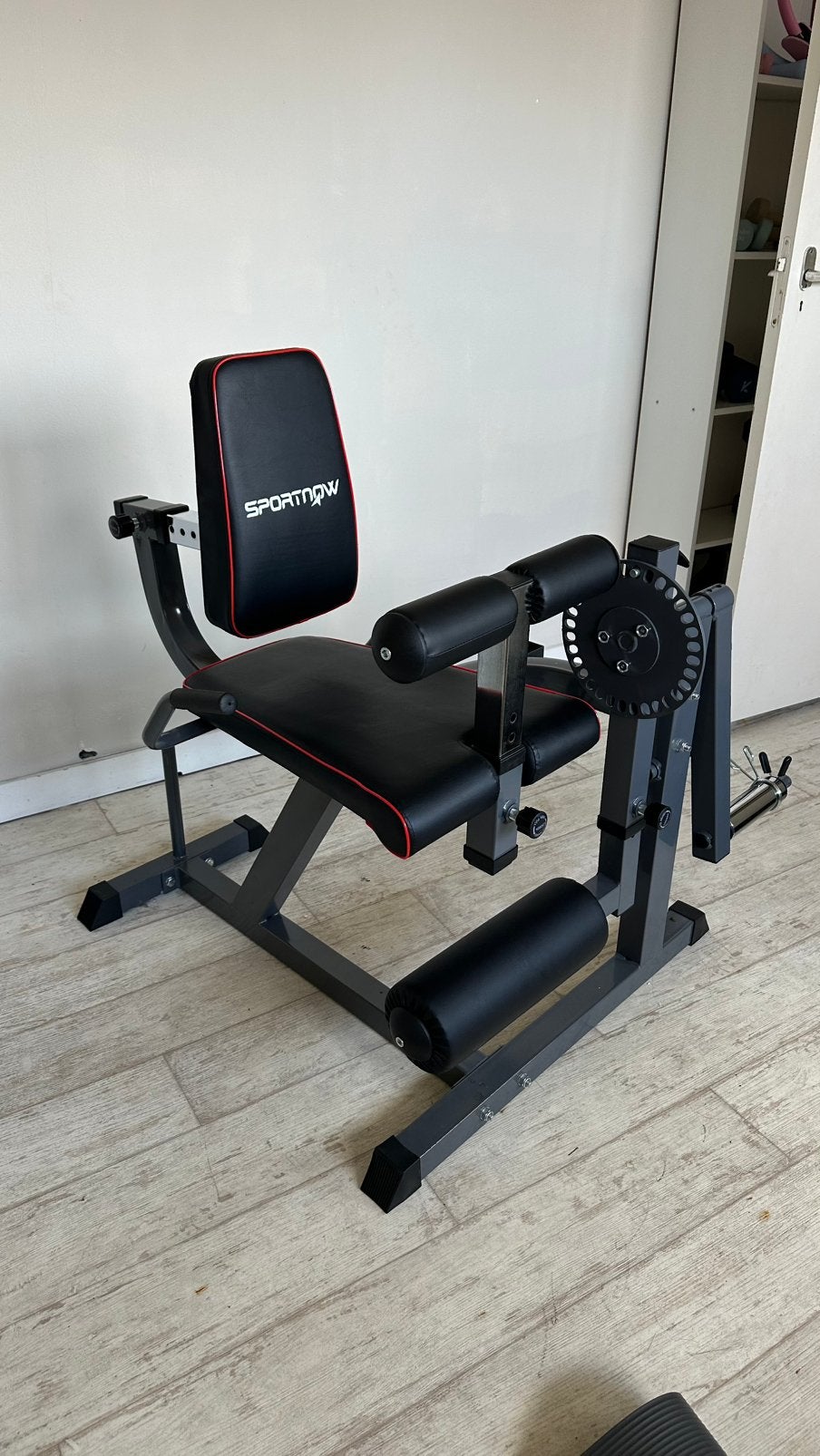 Leg extension and leg curl machine, Ophalen, Zo goed als nieuw, Krachtstation